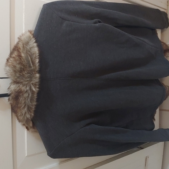 Hollister Cardigan W/ Fur Trim - Picture 3 of 3